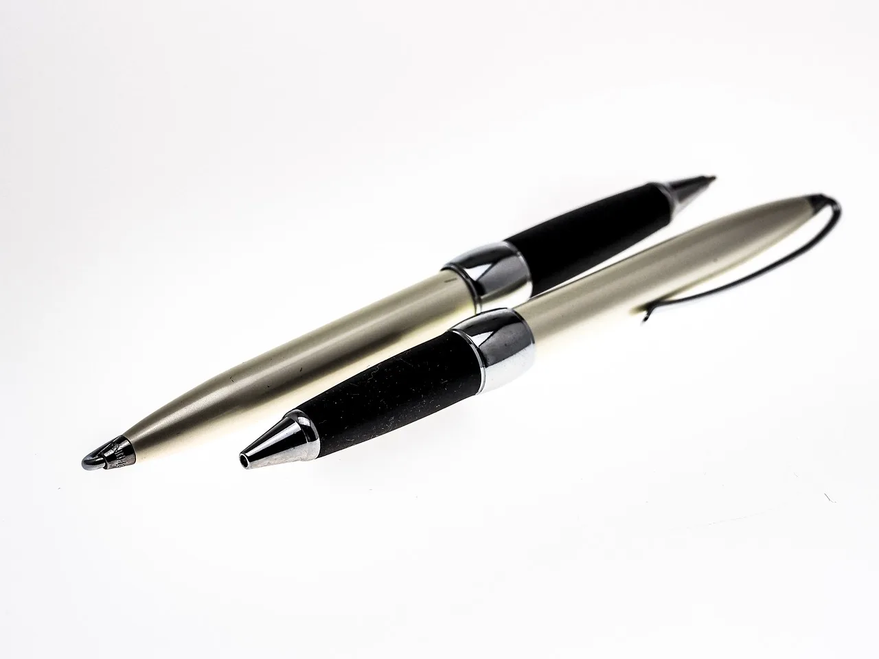 ballpoint pen, pen, office, write, writing tool, office supplies, office accessories, marker pen, schreiber, business, glittering, background image